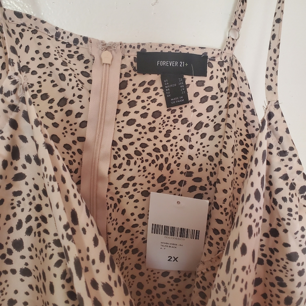 Dress - Picture 2 of 2